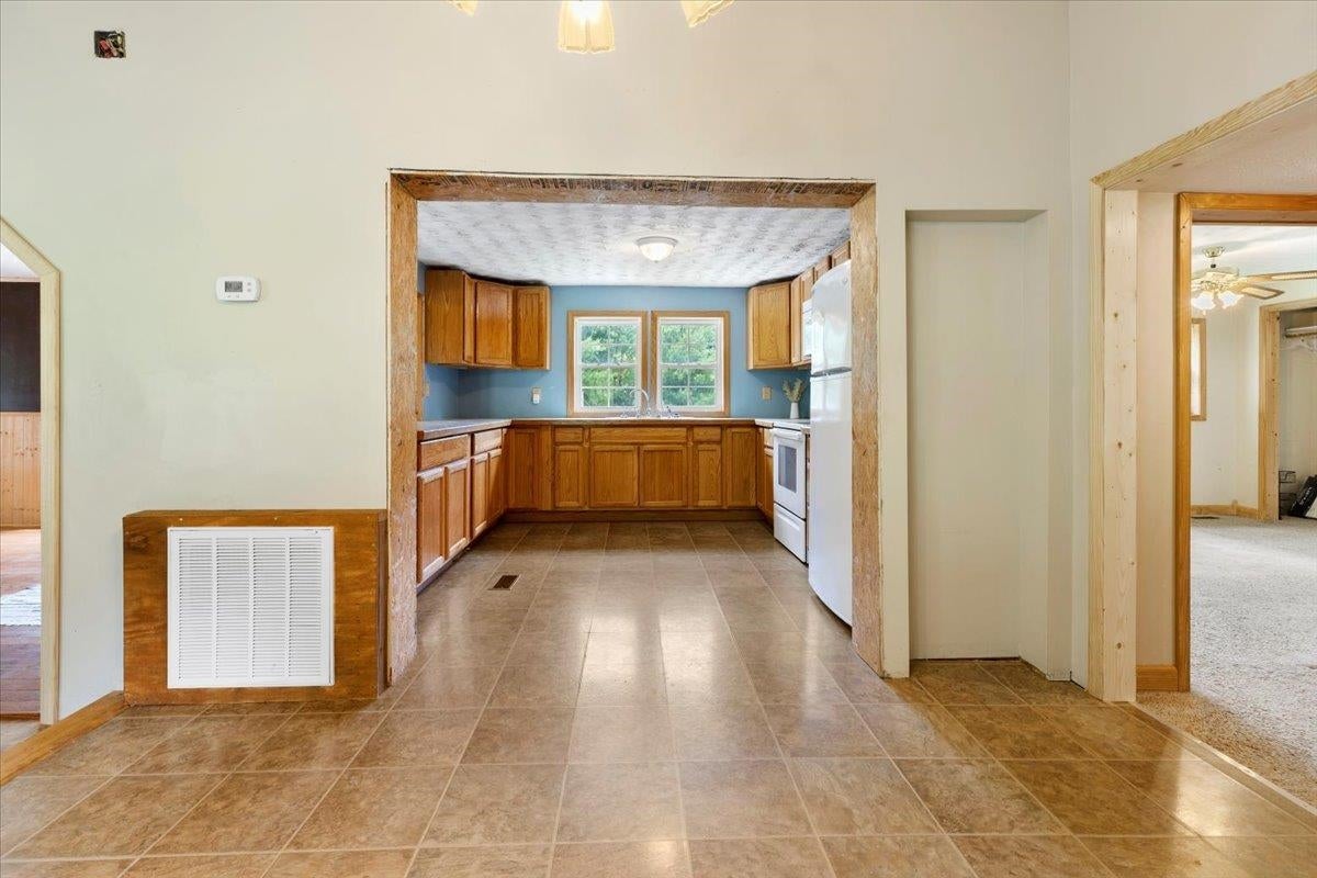 2528 Old Hurst Road Hiwassee, VA 24347 - Photo 25 of 38 Gallery Image 25