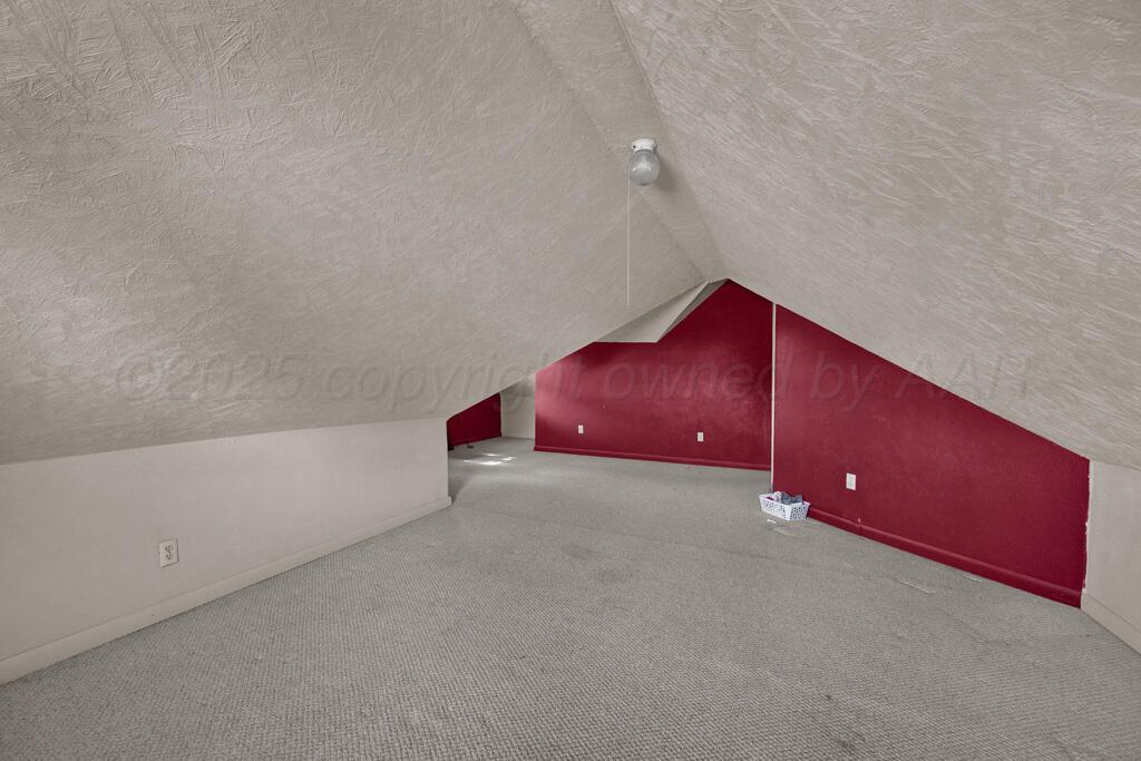 404 Chester Avenue Panhandle, TX 79068 - Photo 15 of 33 a view of an empty room