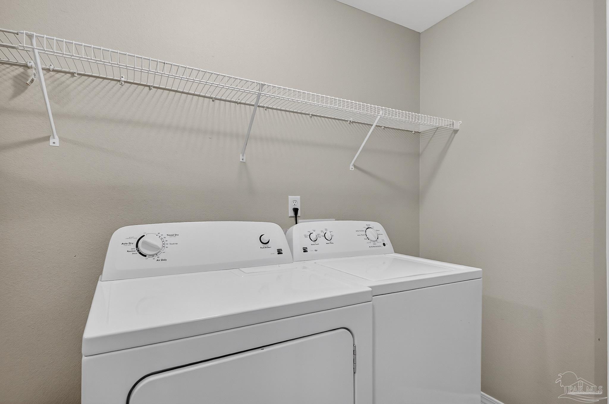 6050 Antelope Street Milton, FL 32570 - Photo 39 of 58 a utility room with dryer and washer