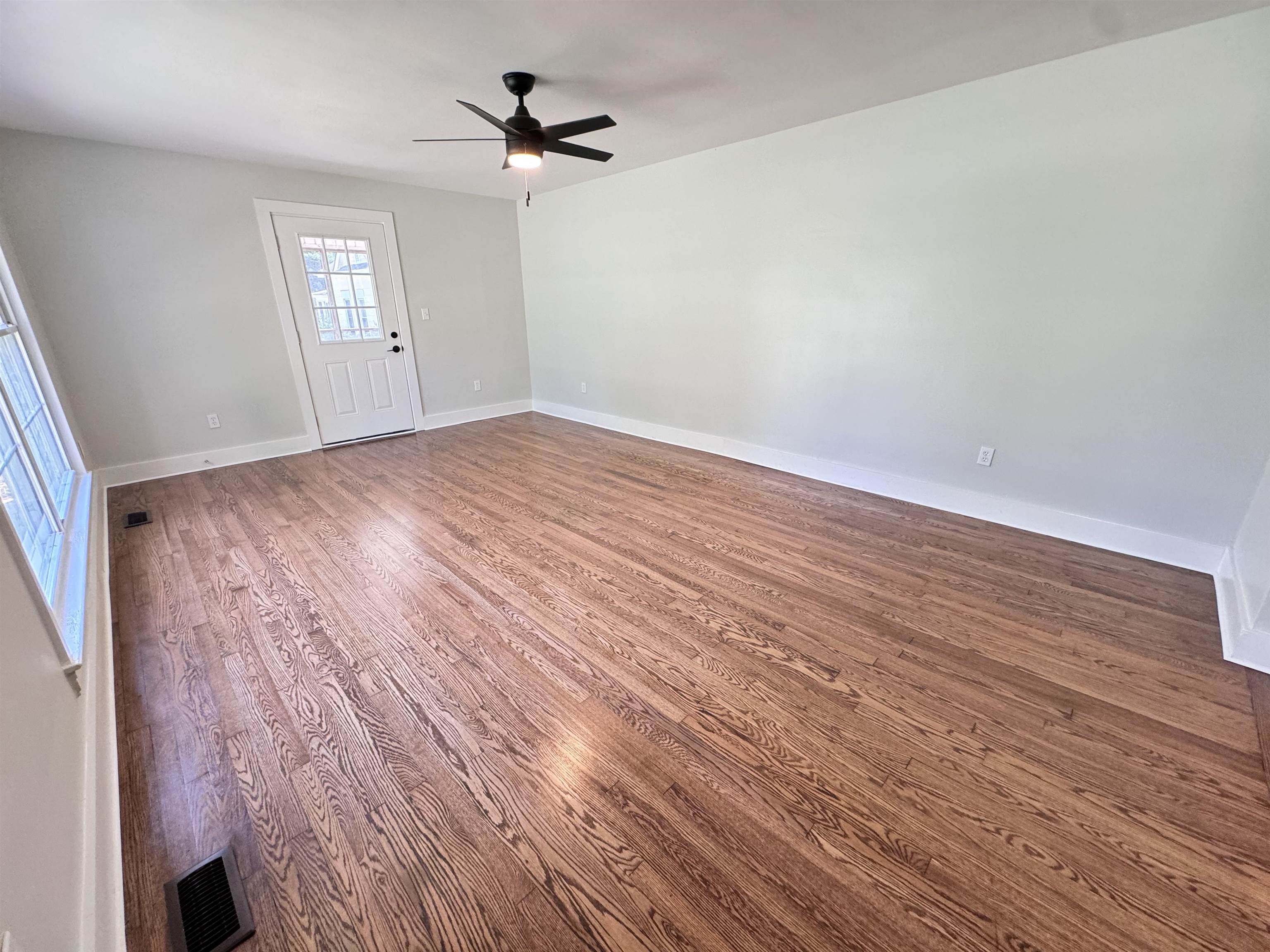 2263 Country Club Road Spartanburg, SC 29302 - Photo 4 of 21 Gallery Image 4
