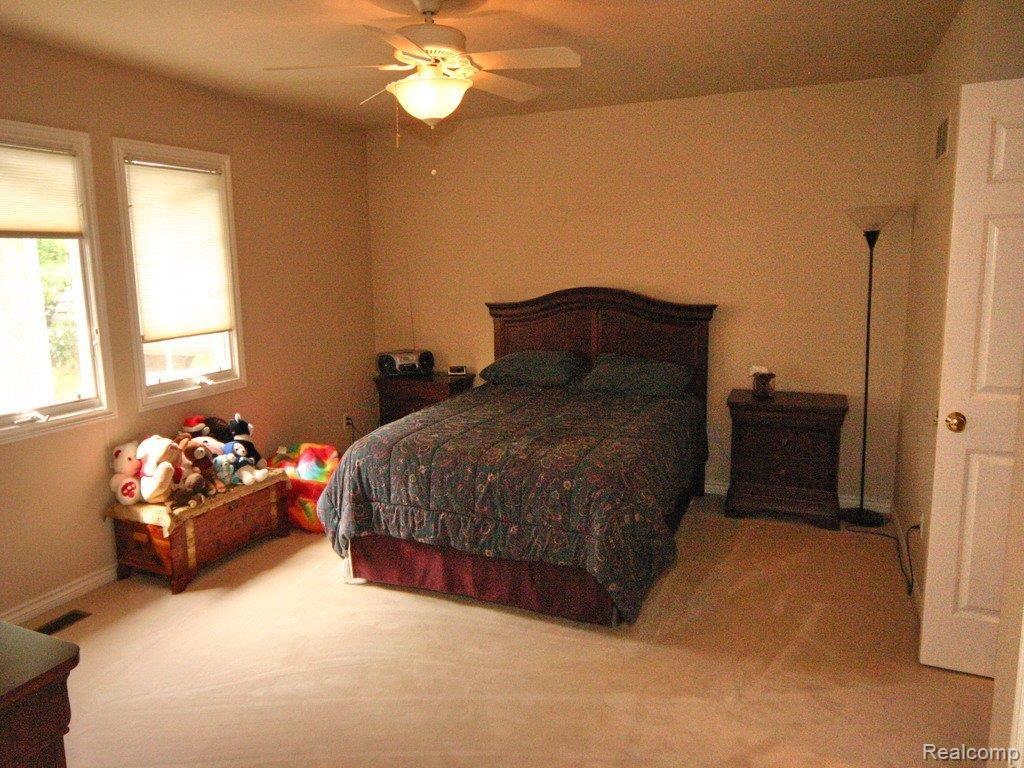 5592 Kirkridge Trail Rochester, MI 48306 - Photo 17 of 25 Bedroom Three