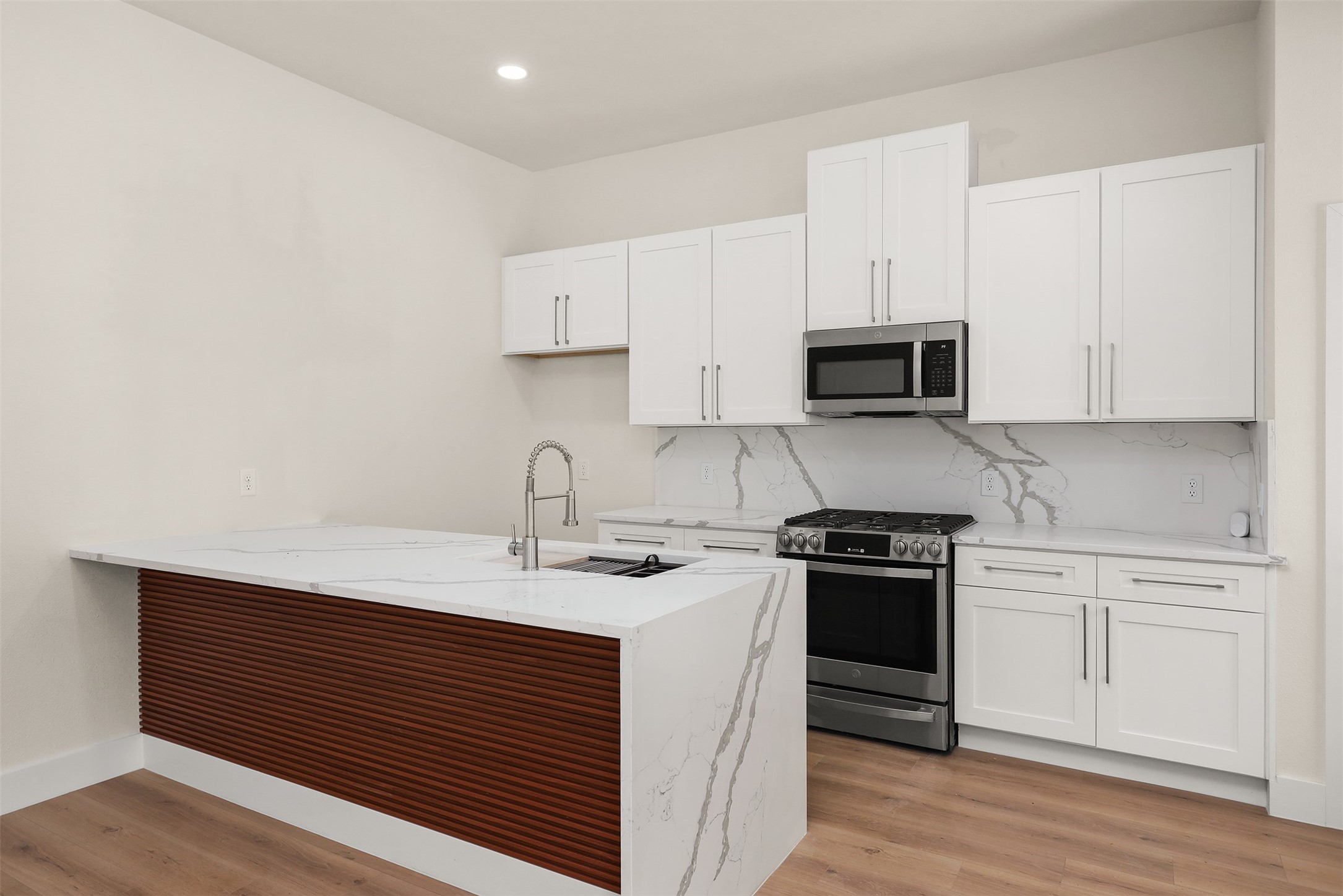 4728 Sunbeam Street Houston, TX 77033 - Photo 13 of 18