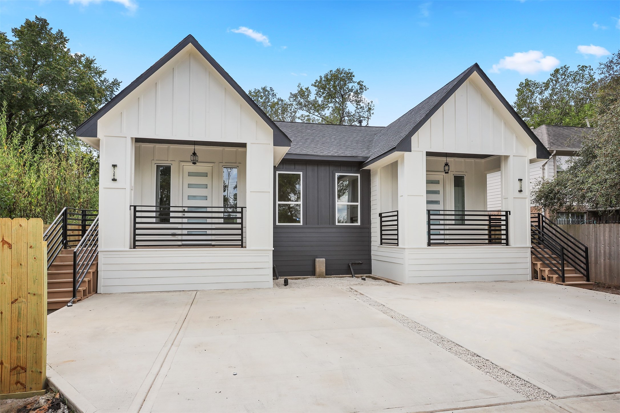 4728 Sunbeam Street Houston, TX 77033 - Photo 2 of 18 Front