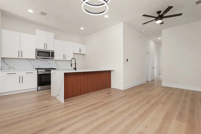 $465,000 | 4728 Sunbeam Street, Houston, TX 77033