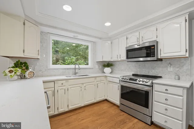 $915,000 | 14367 North Slope Street, Centreville, VA 20120