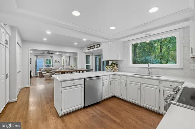 $915,000 | 14367 North Slope Street, Centreville, VA 20120