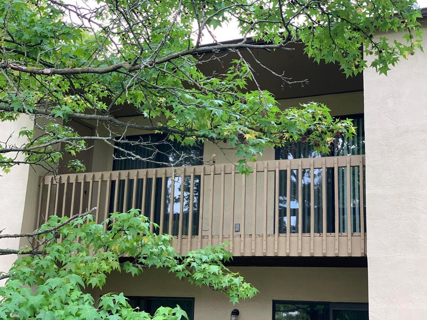 2188 Hedgerow Road, Unit 2188G Columbus, OH 43220 - Photo 22 of 26 Private deck 3