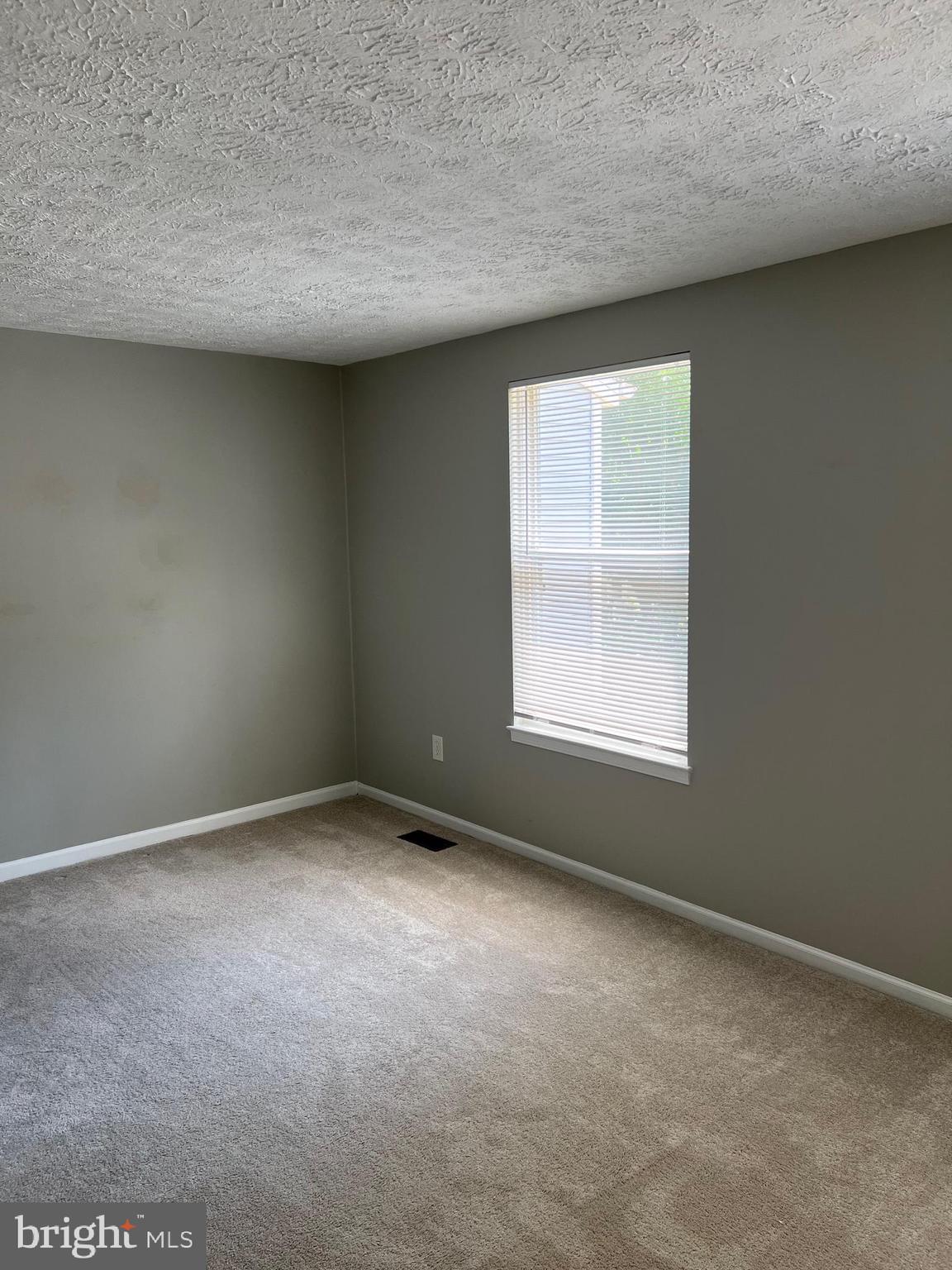 14582 Olde Kent Road Centreville, VA 20120 - Photo 2 of 22