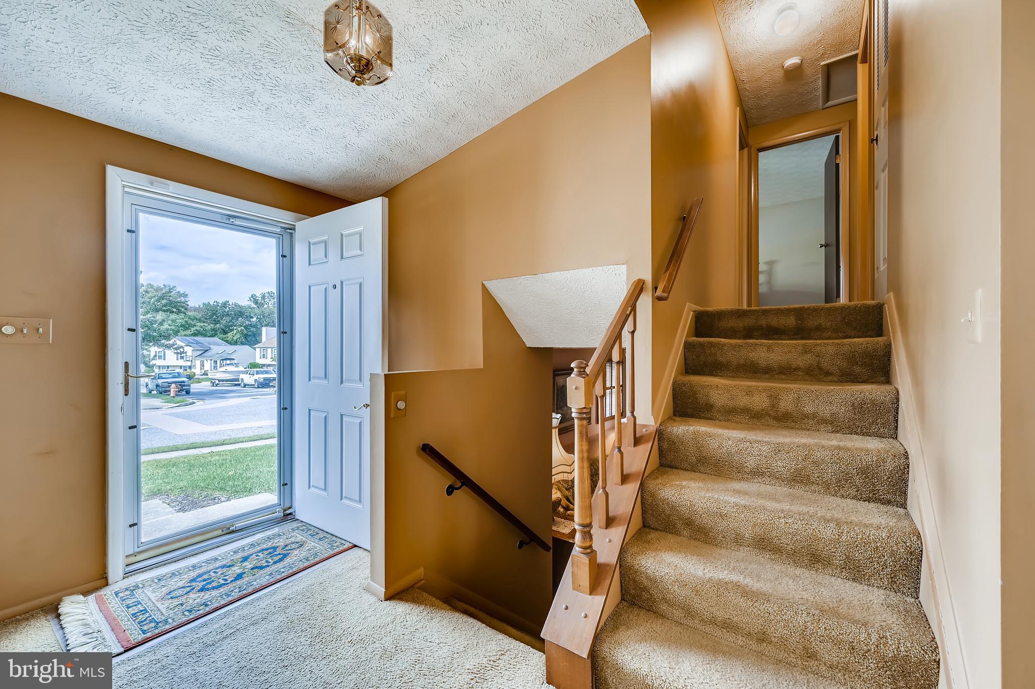 542 Fuselage Avenue Baltimore, MD 21221 - Photo 2 of 25