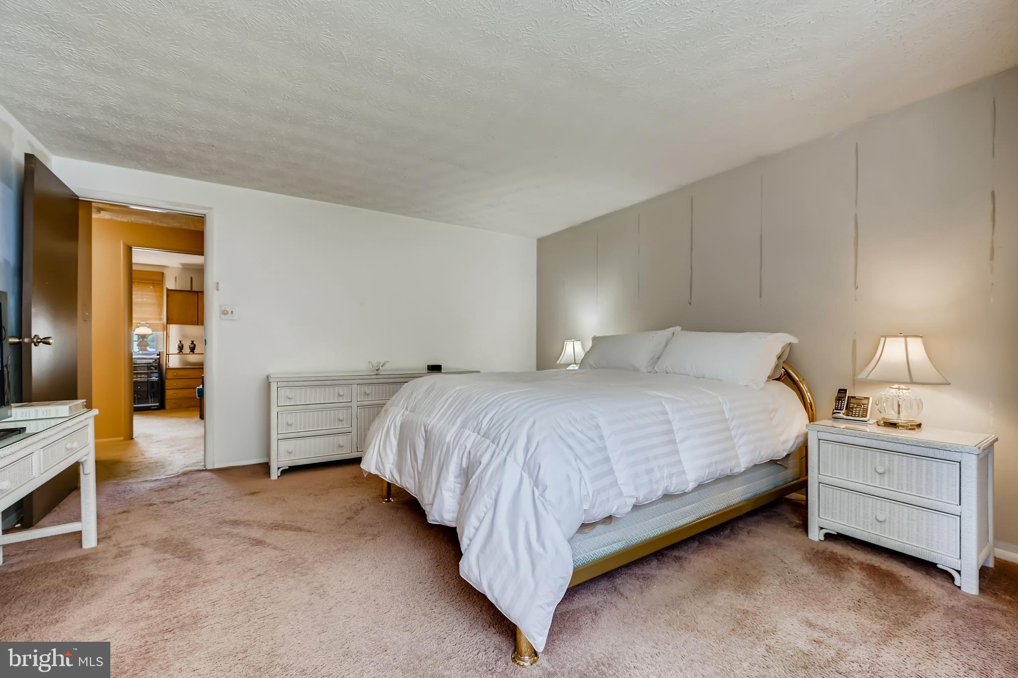 542 Fuselage Avenue Baltimore, MD 21221 - Photo 11 of 25