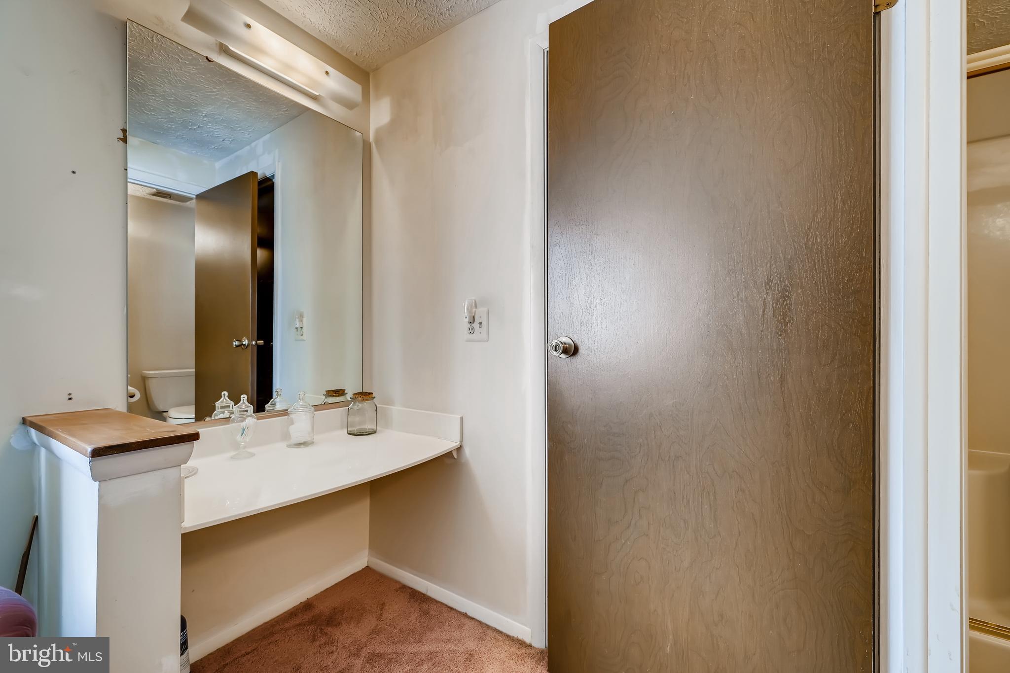 542 Fuselage Avenue Baltimore, MD 21221 - Photo 13 of 25