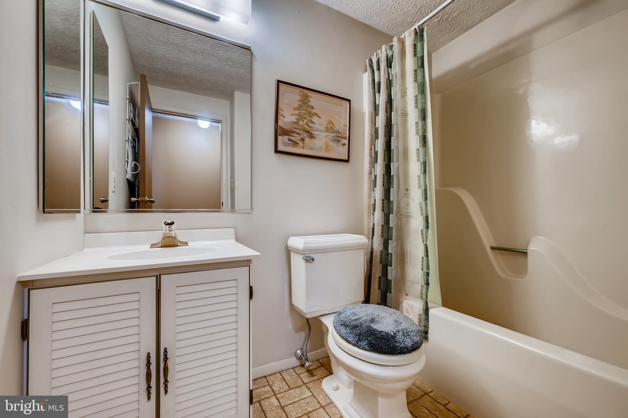 542 Fuselage Avenue Baltimore, MD 21221 - Photo 17 of 25