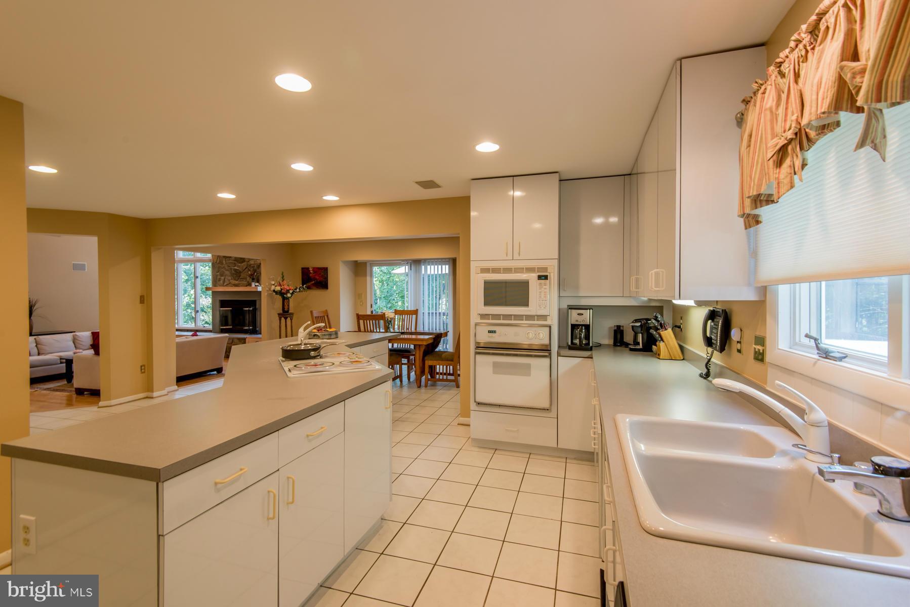 11321 Ridermark Row Columbia, MD 21044 - Photo 13 of 30 Kitchen