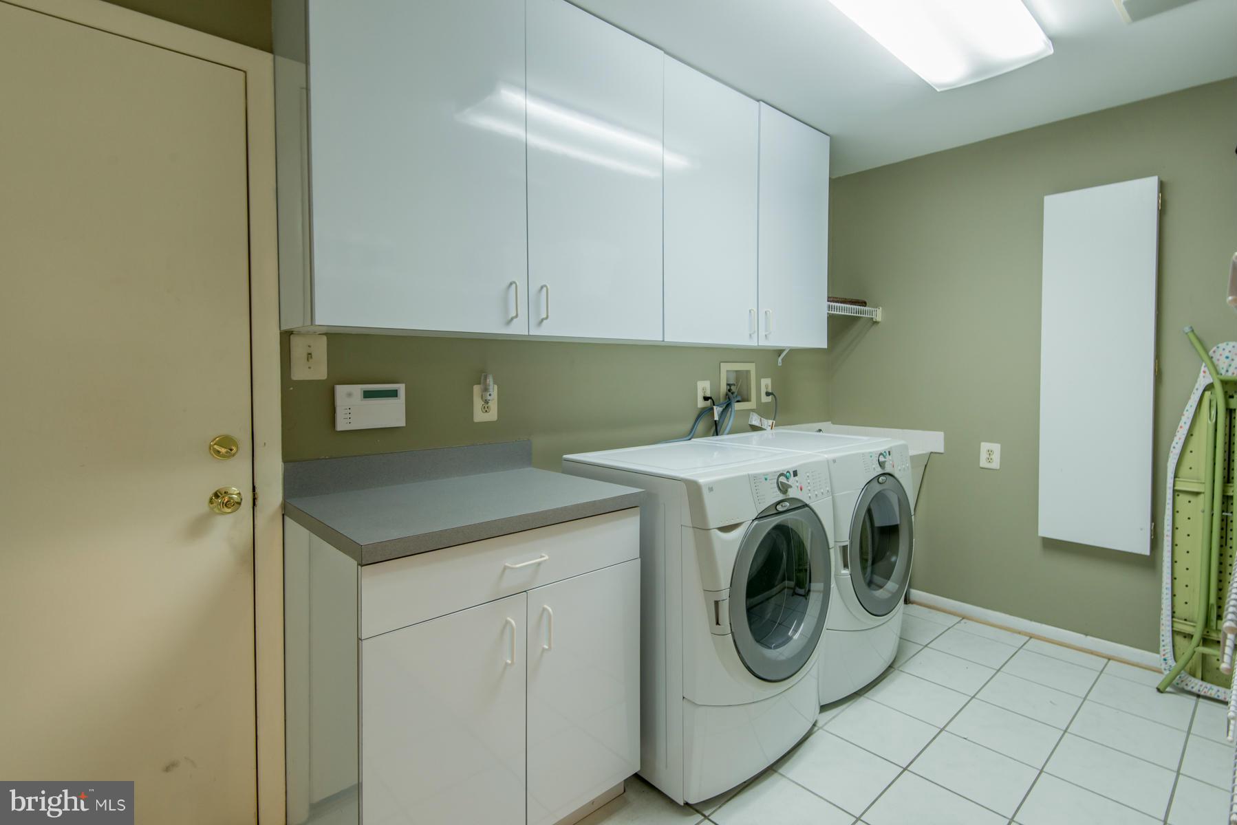 11321 Ridermark Row Columbia, MD 21044 - Photo 22 of 30 Laundry