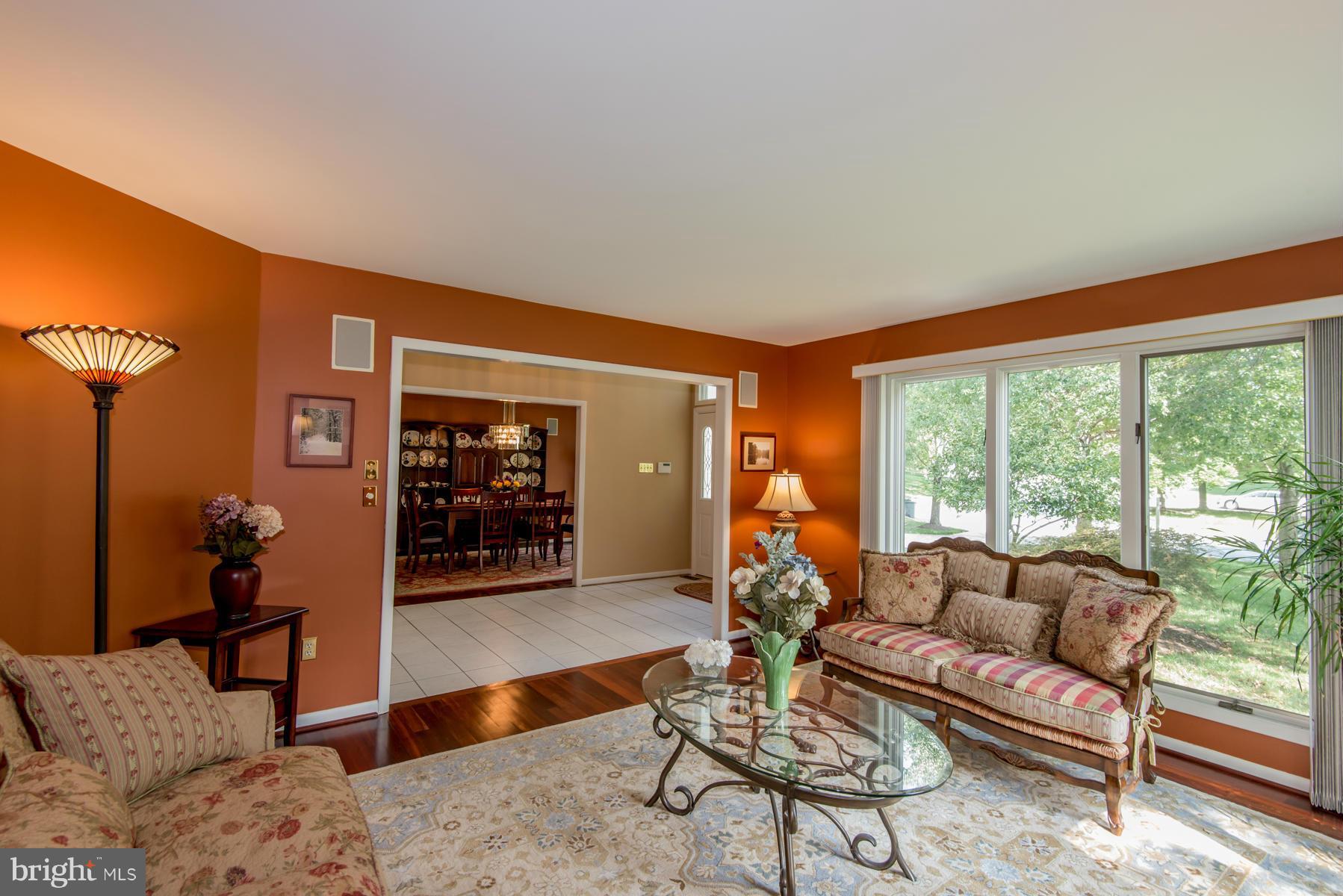 11321 Ridermark Row Columbia, MD 21044 - Photo 6 of 30 Living Room