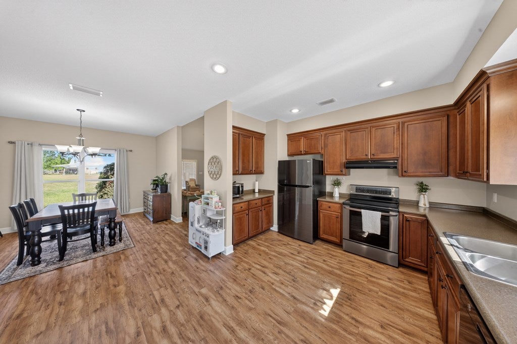 2450 Dasher Johnson Road Valdosta, GA 31606 - Photo 9 of 44 Gallery Image 9