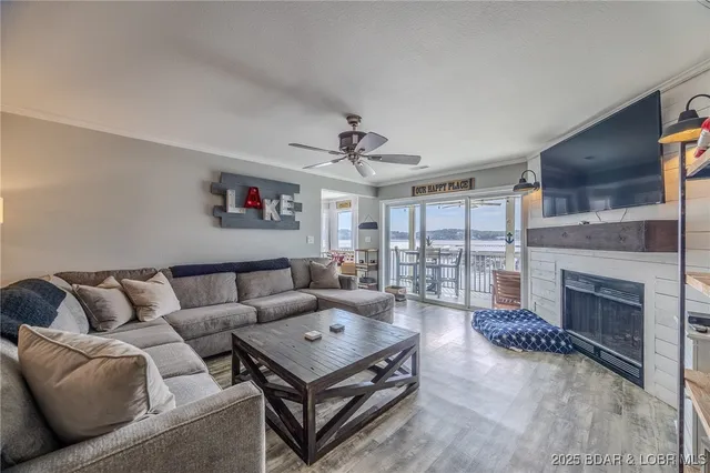 $349,000 | 442 Regatta Bay Drive, Unit 1B, Lake Ozark, MO 65049