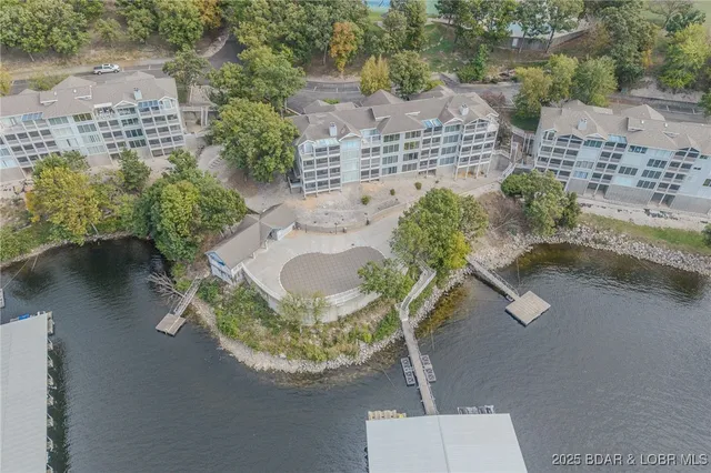 $349,000 | 442 Regatta Bay Drive, Unit 1B, Lake Ozark, MO 65049