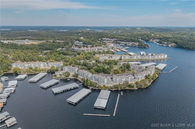 $349,000 | 442 Regatta Bay Drive, Unit 1B, Lake Ozark, MO 65049