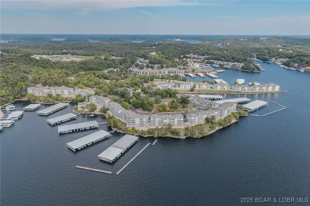 $349,000 | 442 Regatta Bay Drive, Unit 1B, Lake Ozark, MO 65049