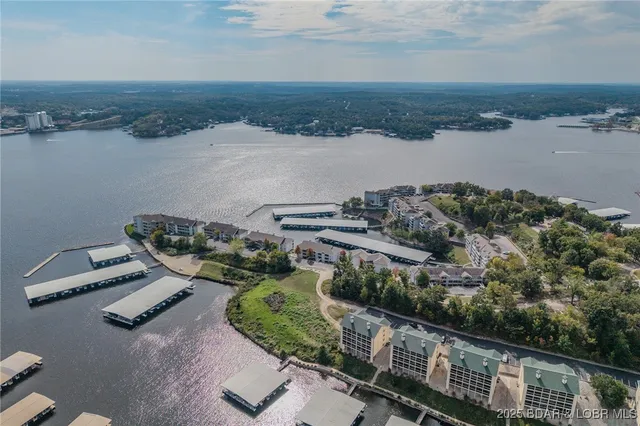 $349,000 | 442 Regatta Bay Drive, Unit 1B, Lake Ozark, MO 65049