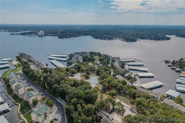 $349,000 | 442 Regatta Bay Drive, Unit 1B, Lake Ozark, MO 65049