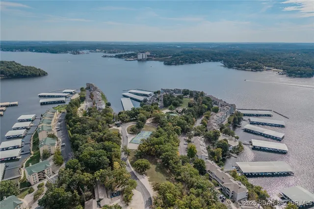 $349,000 | 442 Regatta Bay Drive, Unit 1B, Lake Ozark, MO 65049
