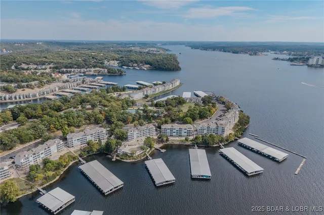 $349,000 | 442 Regatta Bay Drive, Unit 1B, Lake Ozark, MO 65049