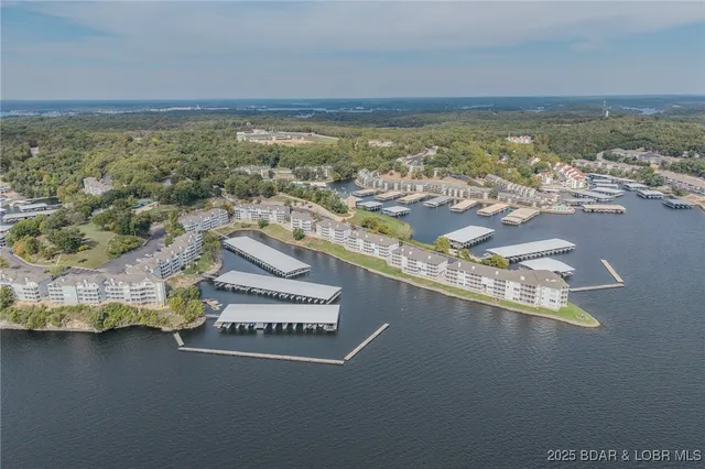 $349,000 | 442 Regatta Bay Drive, Unit 1B, Lake Ozark, MO 65049