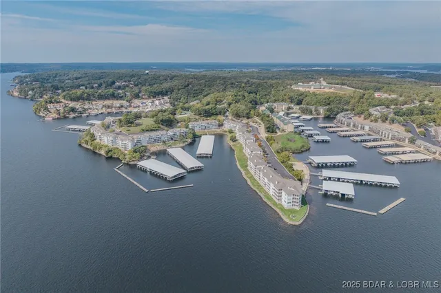 $349,000 | 442 Regatta Bay Drive, Unit 1B, Lake Ozark, MO 65049