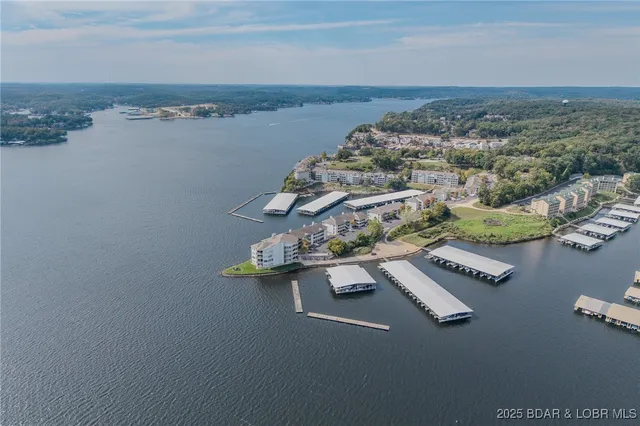$349,000 | 442 Regatta Bay Drive, Unit 1B, Lake Ozark, MO 65049