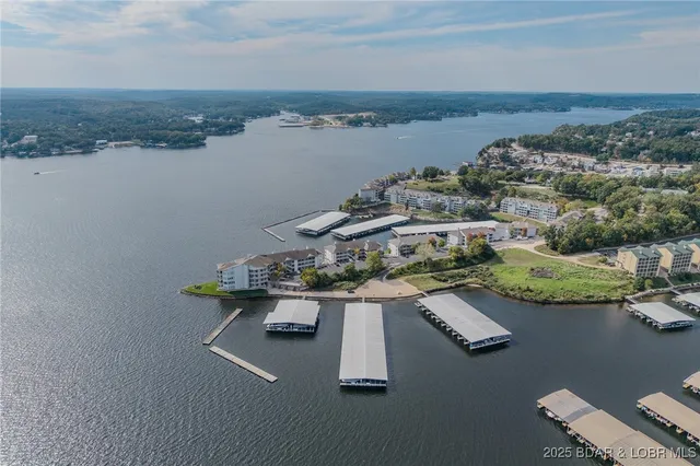 $349,000 | 442 Regatta Bay Drive, Unit 1B, Lake Ozark, MO 65049