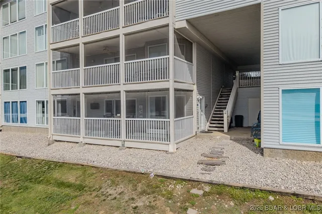 $349,000 | 442 Regatta Bay Drive, Unit 1B, Lake Ozark, MO 65049