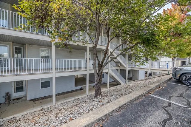 $349,000 | 442 Regatta Bay Drive, Unit 1B, Lake Ozark, MO 65049