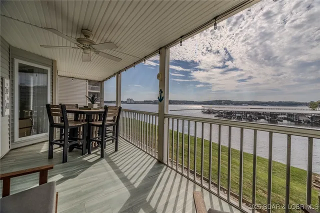 $349,000 | 442 Regatta Bay Drive, Unit 1B, Lake Ozark, MO 65049