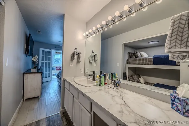 $349,000 | 442 Regatta Bay Drive, Unit 1B, Lake Ozark, MO 65049