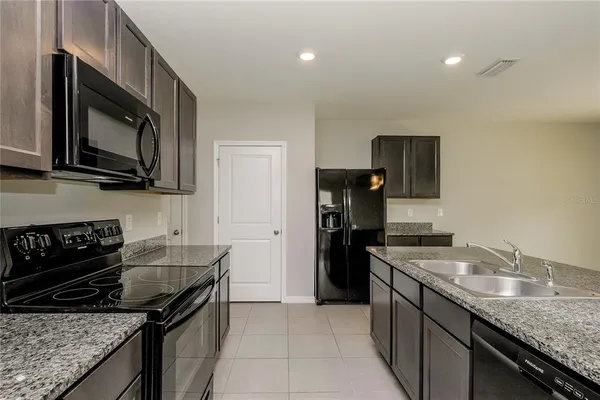 $2,295 | 4916 Willow Breeze Way, Palmetto, FL 34221