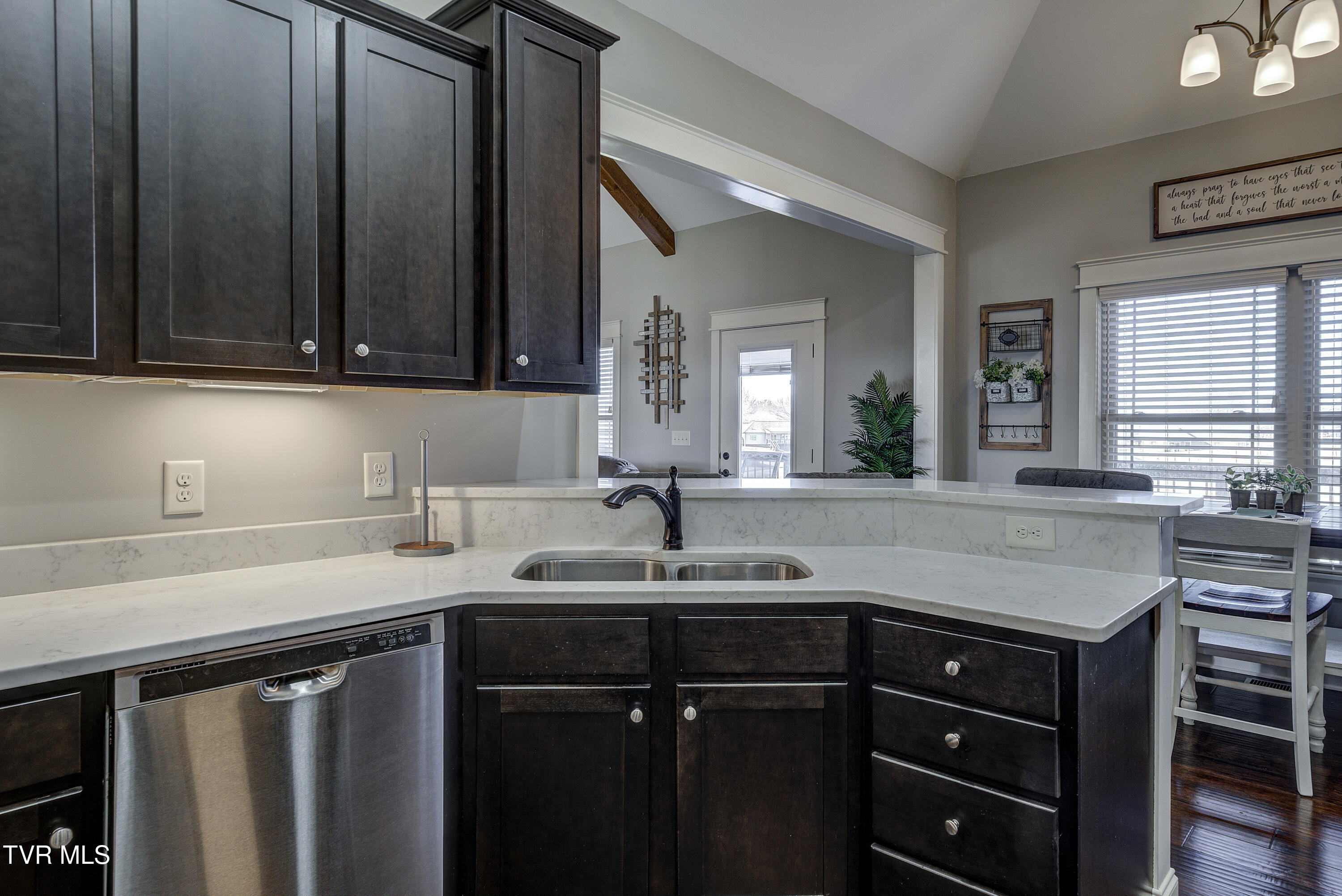 155 Rhetts Way Jonesborough, TN 37659 - Photo 19 of 71 IMG_3071