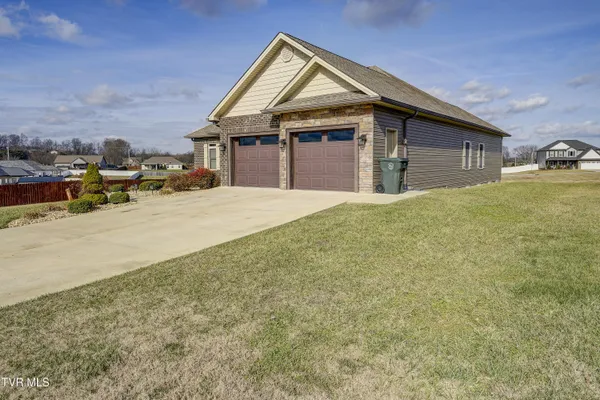 $589,900 | 155 Rhetts Way, Jonesborough, TN 37659