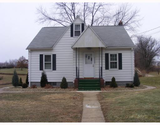 1135 Bonniebrook Road Butler, PA 16002 - Photo 1 of 6 Exterior Front.