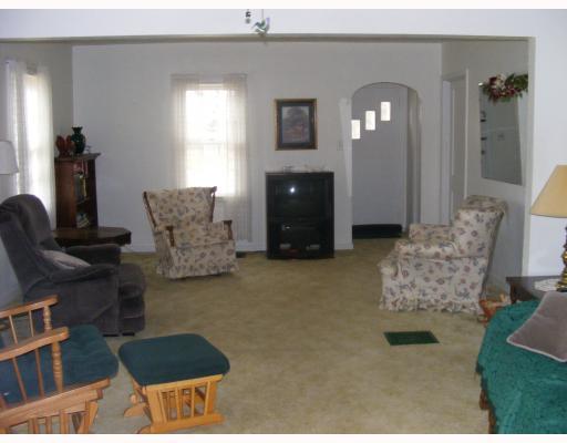 1135 Bonniebrook Road Butler, PA 16002 - Photo 3 of 6 Living Room.