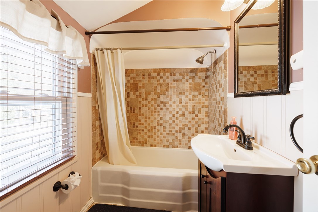 18 Mareeta Road Gates, NY 14624 - Photo 12 of 15