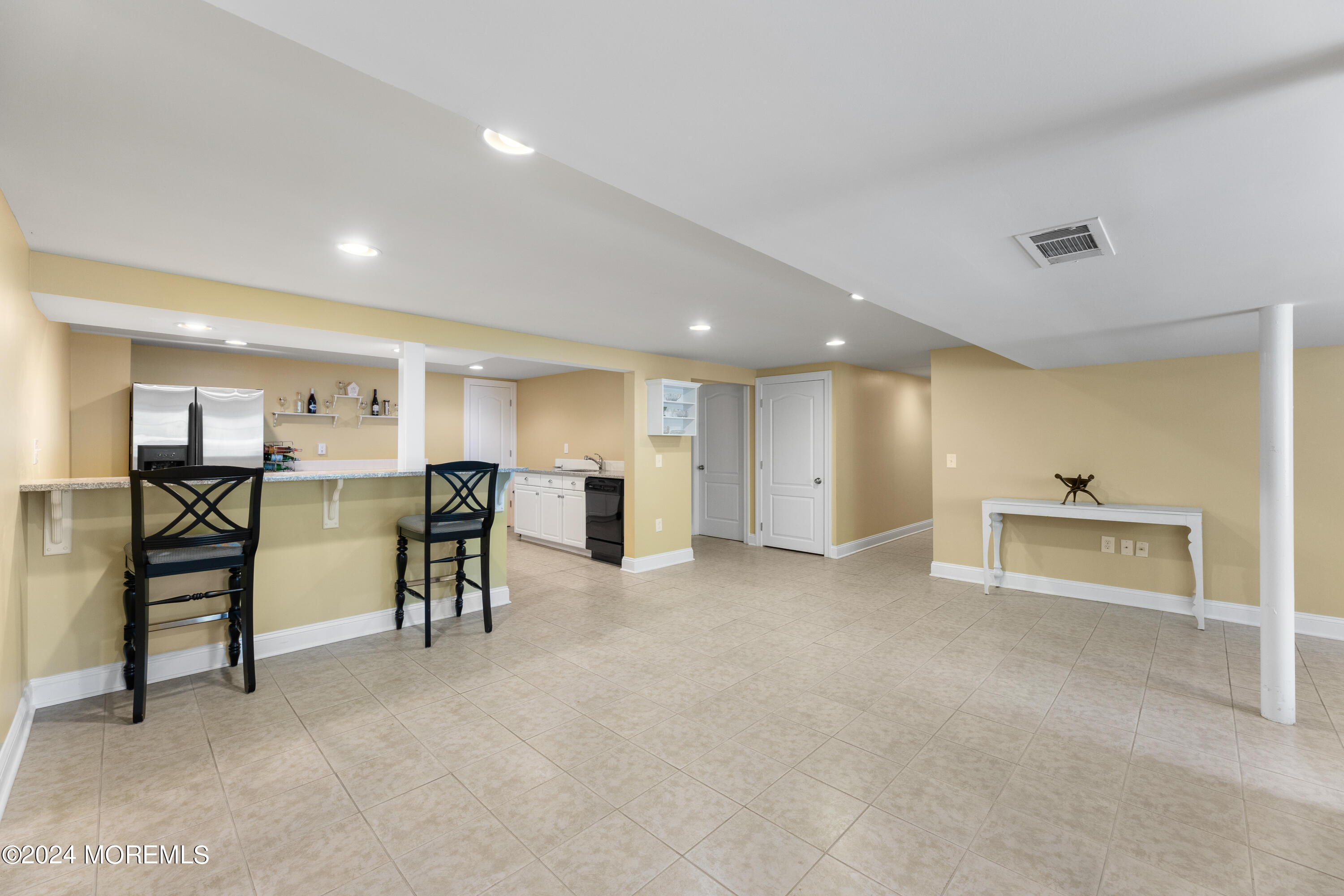 61 Red Hill Road Warren, NJ 07059 - Photo 33 of 56 Wet Bar Basement