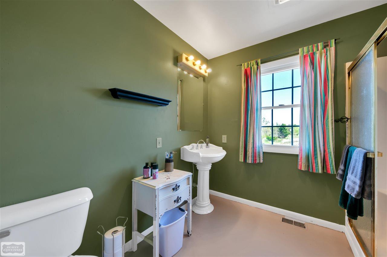 2270 Stapleton Road Goodells, MI 48027 - Photo 18 of 33 Full Upper Bathroom