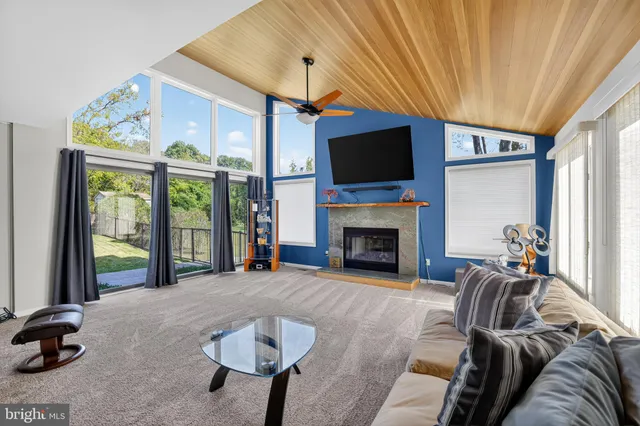 $975,000 | 301 Windy Run Road, Doylestown, PA 18901