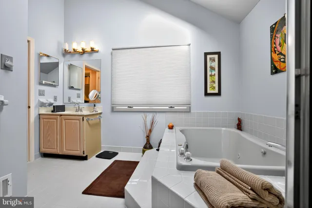 $975,000 | 301 Windy Run Road, Doylestown, PA 18901