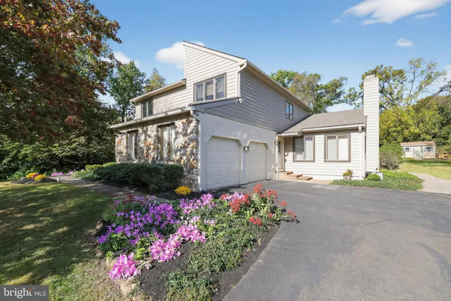 $950,000 | 301 Windy Run Road, Doylestown, PA 18901