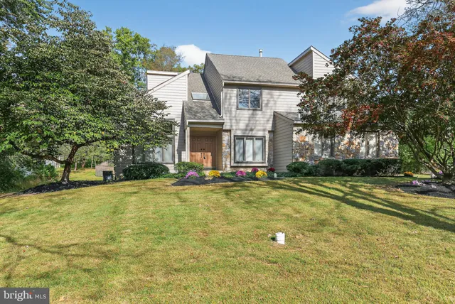 $950,000 | 301 Windy Run Road, Doylestown, PA 18901