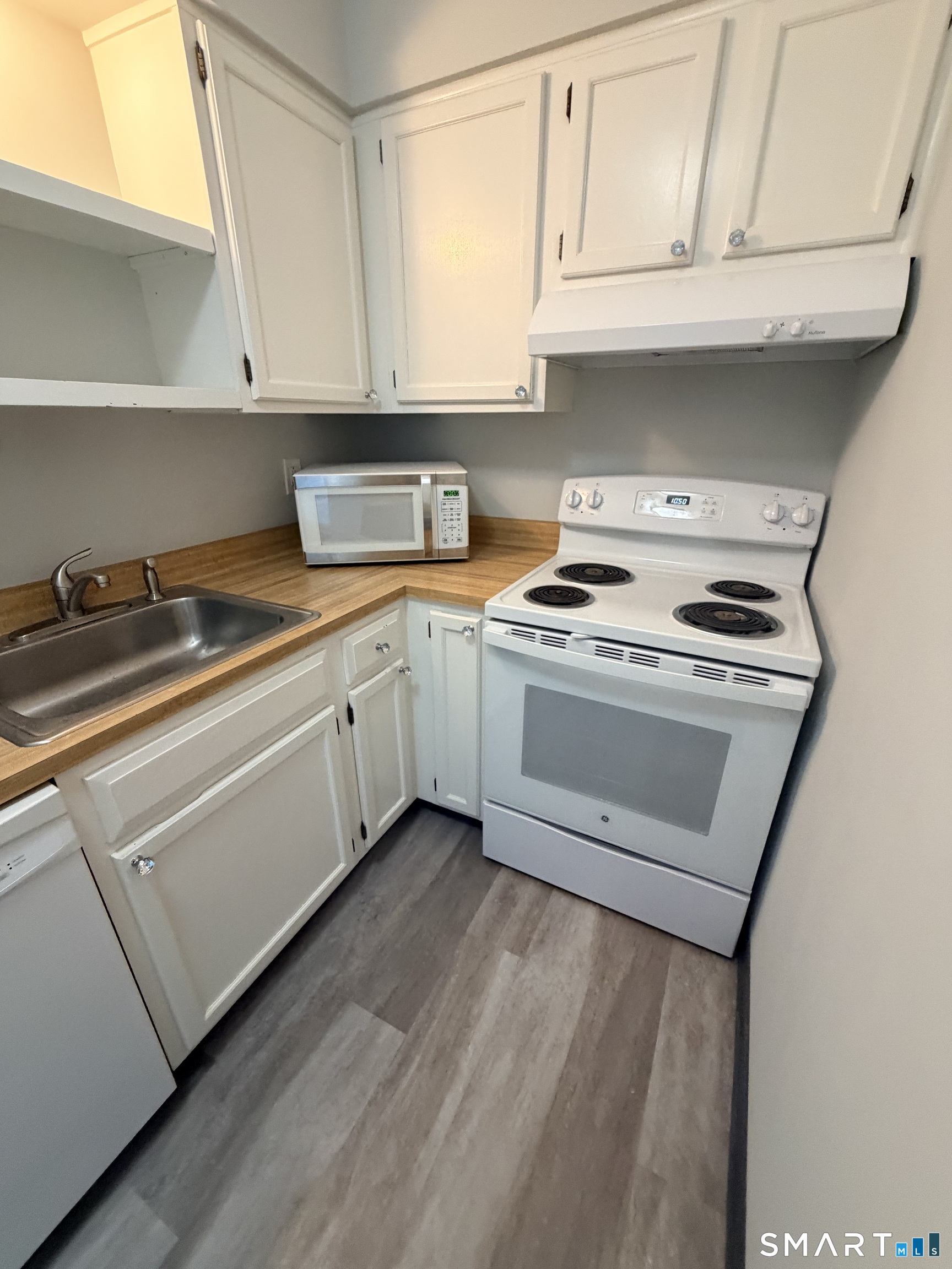 115 Short Beach Road, Unit 307 Stratford, CT 06615 - Photo 4 of 25
