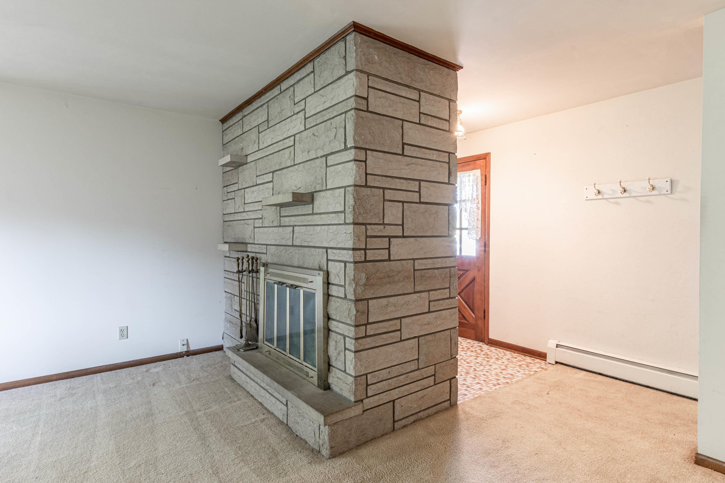 4130 Maplecrest Road Fort Wayne, IN 46815 - Photo 5 of 31 Gallery Image 5